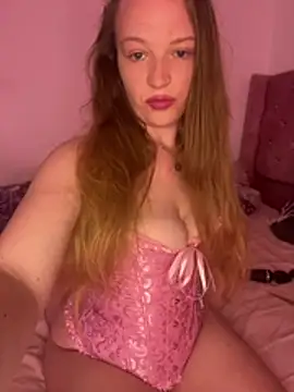 Snapshot of feedeegeorgie chatting on May 4, 2026, 10:12 pm feedeegeorgie online show from May 4, 2026, 10:12 pm