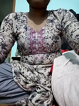 Hot-Nipa online show from December 22, 2025, 4:34 am