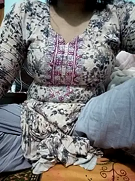 Hot-Nipa online show from December 21, 2025, 10:39 am