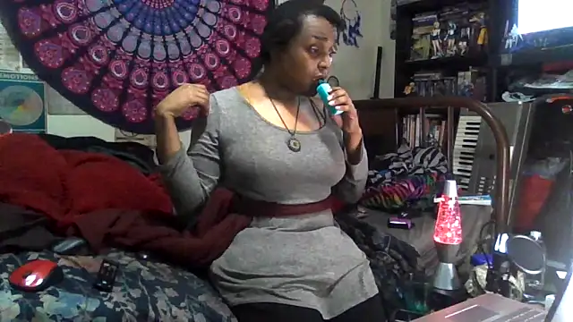 Snapshot of GardeniaFields chatting on November 18, 2025, 5:11 am GardeniaFields online show from November 18, 2025, 5:11 am