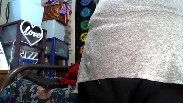 Snapshot of GardeniaFields chatting on November 7, 2025, 8:08 am GardeniaFields online show from November 7, 2025, 8:08 am