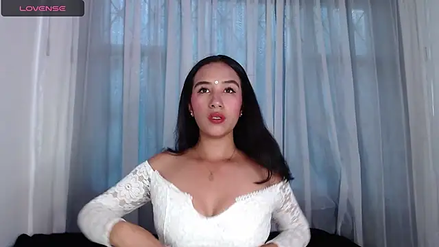 violettsuncs online show from October 6, 2025, 9:26 pm
