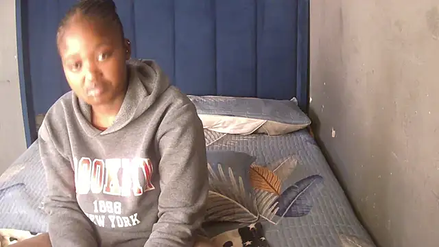 Snapshot of SexyShybarbie chatting on July 31, 2026, 9:09 am SexyShybarbie online show from July 31, 2026, 9:09 am