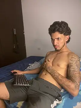 Snapshot of Zayn_kane chatting on July 7, 2026, 1:30 am Zayn kane online show from July 7, 2026, 1:30 am