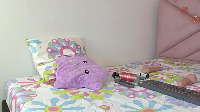 Snapshot of eva_sin18 chatting on November 27, 2025, 2:12 am eva sin18 online show from November 27, 2025, 2:12 am