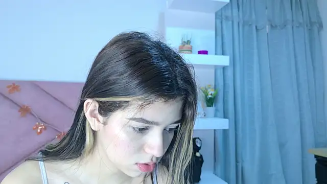 Snapshot of eva_sin18 chatting on December 4, 2025, 11:15 pm eva sin18 online show from December 4, 2025, 11:15 pm