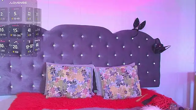 Snapshot of Lia_Valmont chatting on November 20, 2025, 12:17 pm Lia Valmont online show from November 20, 2025, 12:17 pm