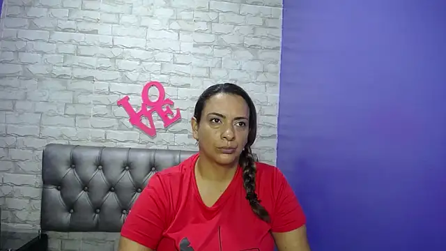 Milf-Prettyboobs online show from May 7, 2026, 5:16 pm