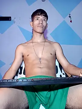 dareck 18 online show from April 30, 2026, 12:39 am