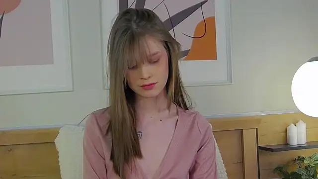 Snapshot of BellaSecrett chatting on March 11, 2025, 9:48 pm BellaSecrett online show from March 11, 2025, 9:48 pm