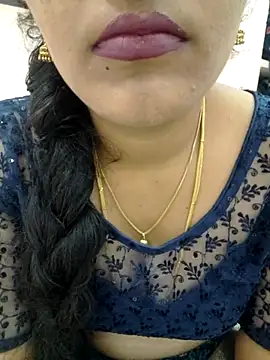 Snapshot of priya_00143 chatting on November 5, 2025, 4:10 pm priya 00143 online show from November 5, 2025, 4:10 pm