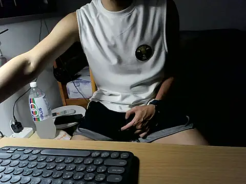 Snapshot of mak_mark92 chatting on October 19, 2025, 5:59 pm mak mark92 online show from October 19, 2025, 5:59 pm