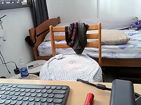 Snapshot of mak_mark92 chatting on October 19, 2025, 1:52 am mak mark92 online show from October 19, 2025, 1:52 am