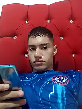 Zeusomauricio online show from October 5, 2025, 4:36 am
