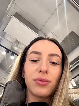 Snapshot of AlexisWhit chatting on November 23, 2025, 8:57 am AlexisWhit online show from November 23, 2025, 8:57 am