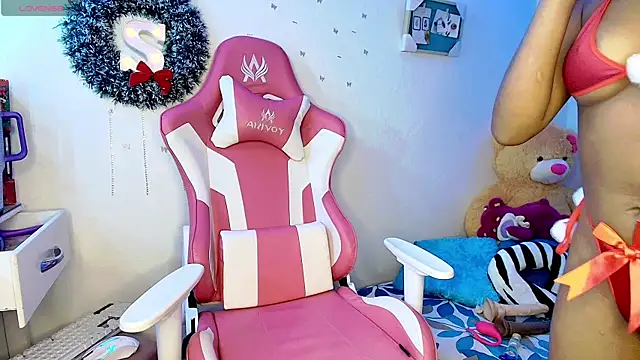 Snapshot of charlotte_walker1 chatting on December 20, 2025, 10:51 am charlotte walker1 online show from December 20, 2025, 10:51 am