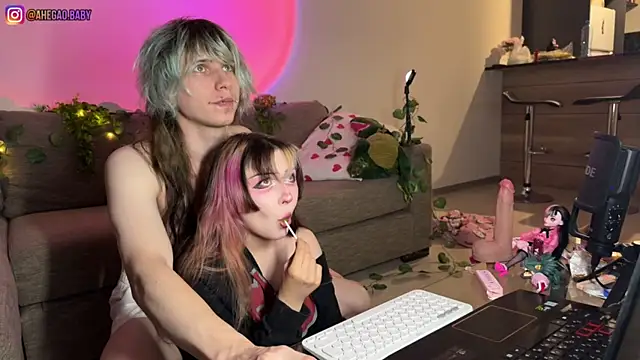 Snapshot of h3ntai_baby chatting on June 25, 2026, 6:35 pm h3ntai baby online show from June 25, 2026, 6:35 pm