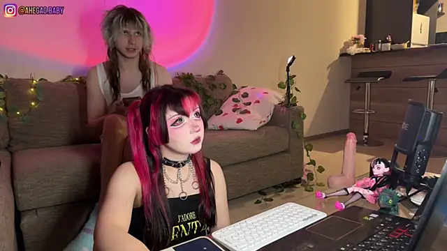 Snapshot of h3ntai_baby chatting on July 4, 2026, 8:13 pm h3ntai baby online show from July 4, 2026, 8:13 pm
