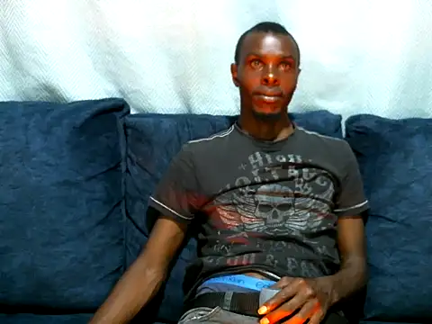 Snapshot of Kwekweshi chatting on October 13, 2025, 10:10 pm Kwekweshi online show from October 13, 2025, 10:10 pm