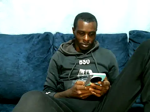 Snapshot of Kwekweshi chatting on September 18, 2025, 12:35 am Kwekweshi online show from September 18, 2025, 12:35 am