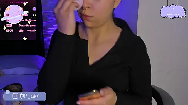 Snapshot of Melody_Black_ chatting on November 7, 2025, 7:51 pm Melody Black online show from November 7, 2025, 7:51 pm