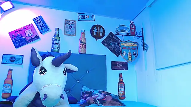 Snapshot of lili_roussi chatting on July 18, 2026, 1:47 am lili roussi online show from July 18, 2026, 1:47 am