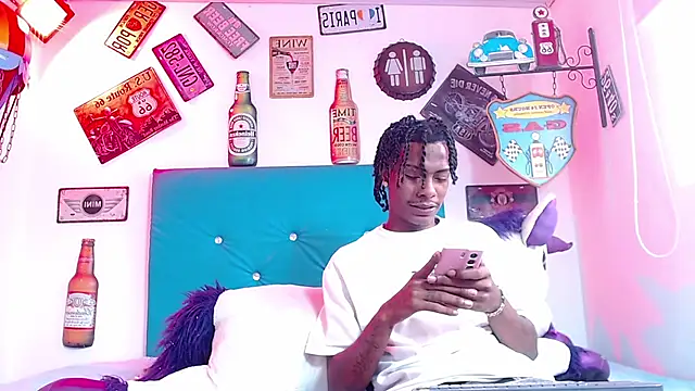 lili roussi online show from October 31, 2025, 5:20 pm