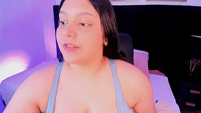 Snapshot of dullce77 chatting on June 15, 2026, 7:13 pm dullce77 online show from June 15, 2026, 7:13 pm