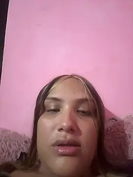 iamsara 21 online show from May 4, 2026, 6:17 am