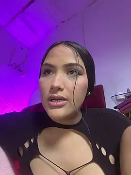 Snapshot of iamsara_21 chatting on August 4, 2026, 3:55 am iamsara 21 online show from August 4, 2026, 3:55 am