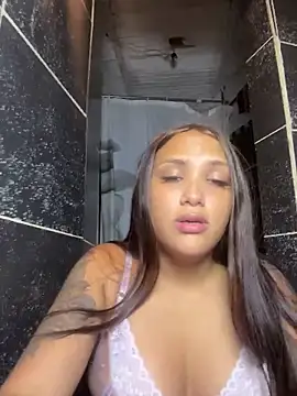iamsara 21 online show from June 5, 2026, 3:11 am