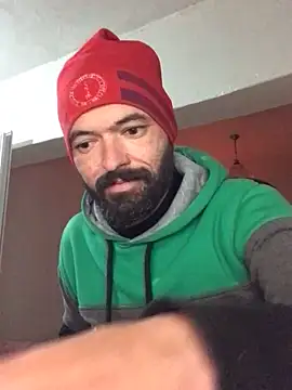 Snapshot of Miximum4848 chatting on December 17, 2025, 8:14 pm Miximum4848 online show from December 17, 2025, 8:14 pm