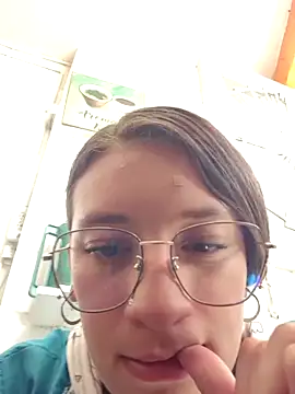 HOLY DOLL online show from November 6, 2025, 7:51 pm