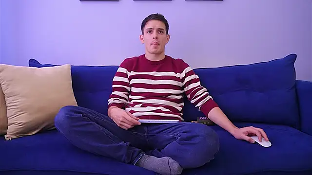 mask guy online show from March 21, 2025, 3:35 pm