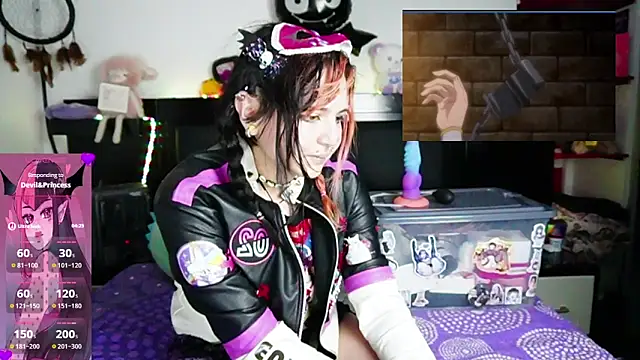 Snapshot of Devil_And_Princess chatting on May 19, 2026, 2:40 am Devil And Princess online show from May 19, 2026, 2:40 am