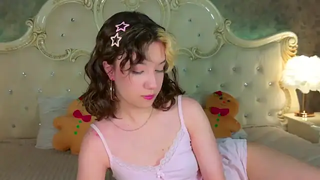 Gia Riccardo online show from December 23, 2025, 10:47 am