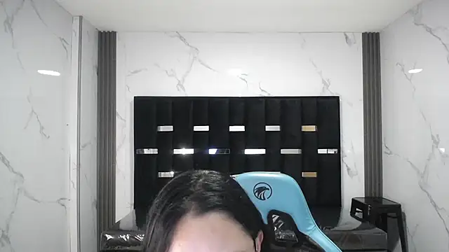 valeria a1 online show from November 14, 2025, 2:43 pm