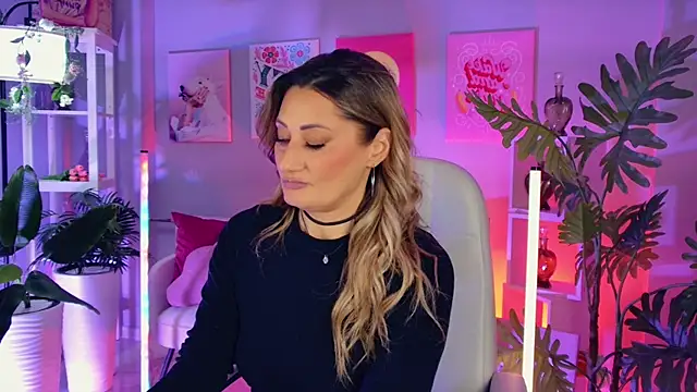 SarahAlluring online show from January 11, 2026, 1:18 pm