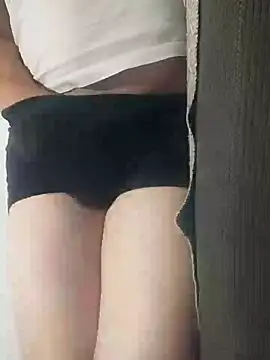 Snapshot of gui67675 chatting on October 10, 2025, 9:26 pm gui67675 online show from October 10, 2025, 9:26 pm