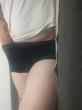 Snapshot of gui67675 chatting on October 15, 2025, 8:28 pm gui67675 online show from October 15, 2025, 8:28 pm