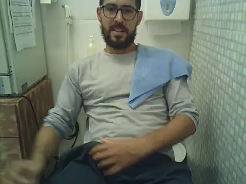 pdasgyn online show from November 5, 2025, 5:05 pm