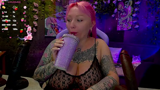 Snapshot of BlackedBarbie chatting on November 14, 2025, 7:06 pm BlackedBarbie online show from November 14, 2025, 7:06 pm