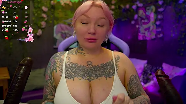 Snapshot of BlackedBarbie chatting on October 29, 2025, 7:24 pm BlackedBarbie online show from October 29, 2025, 7:24 pm