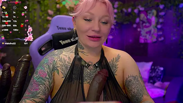 Snapshot of BlackedBarbie chatting on November 2, 2025, 8:03 pm BlackedBarbie online show from November 2, 2025, 8:03 pm