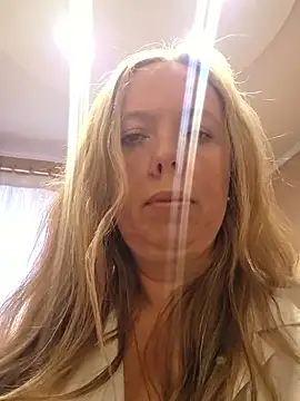 Irina3718 online show from January 13, 2026, 1:15 pm