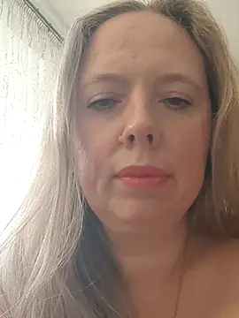 Irina3718 online show from October 19, 2025, 11:46 am