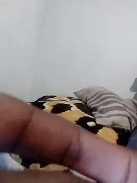 Snapshot of CertifiedSatisfier chatting on October 29, 2025, 1:43 pm CertifiedSatisfier online show from October 29, 2025, 1:43 pm