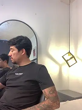 Snapshot of valery_and_Dani_ chatting on December 17, 2025, 8:14 pm valery and Dani online show from December 17, 2025, 8:14 pm