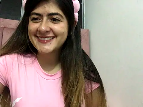 skyler1195 online show from October 17, 2025, 3:21 am