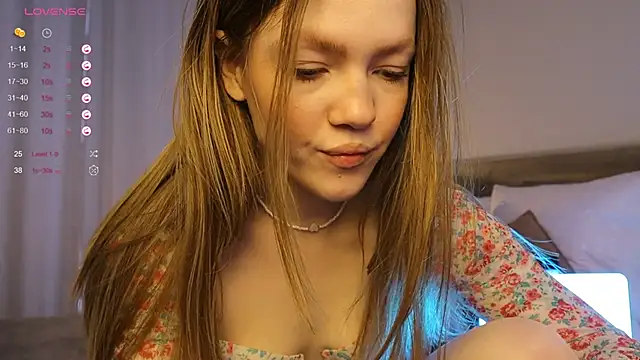Snapshot of sinfulsmile_ chatting on March 13, 2025, 5:22 am sinfulsmile online show from March 13, 2025, 5:22 am